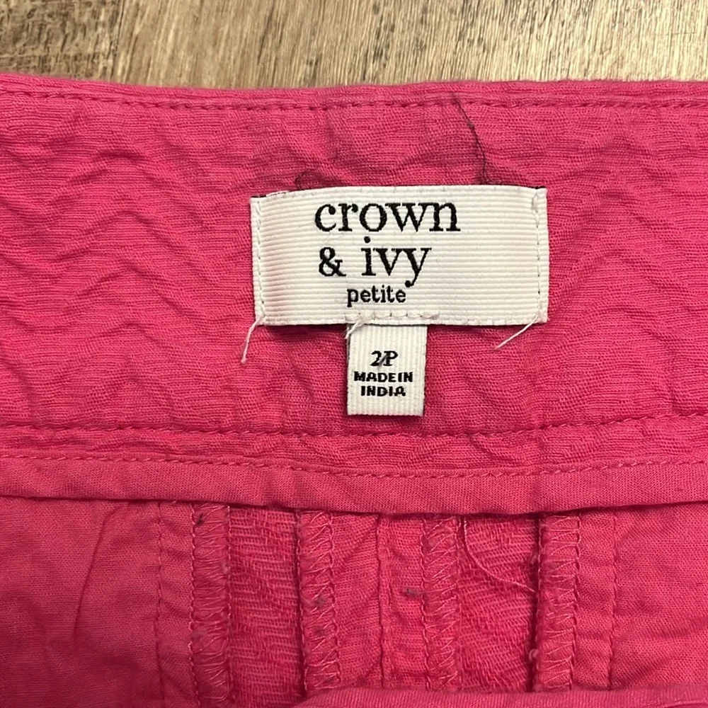 Crown & Ivy‎ Pink Textured scalloped shorts 2P